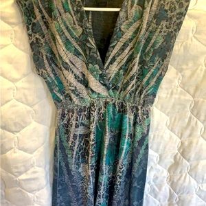 S multicolored women’s dress